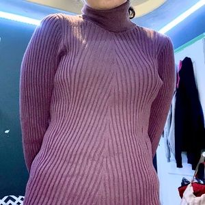 Vintage looking burgundy turtleneck long sleeve